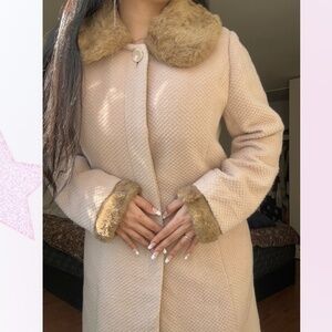 Long textured wool coat with faux fur collar Size M